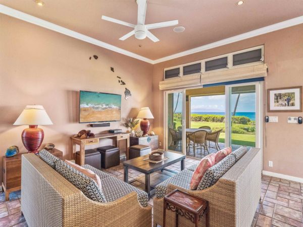 Maui Vacation Rental | Kihei Beachfront Home with Ocean Views & Lanai