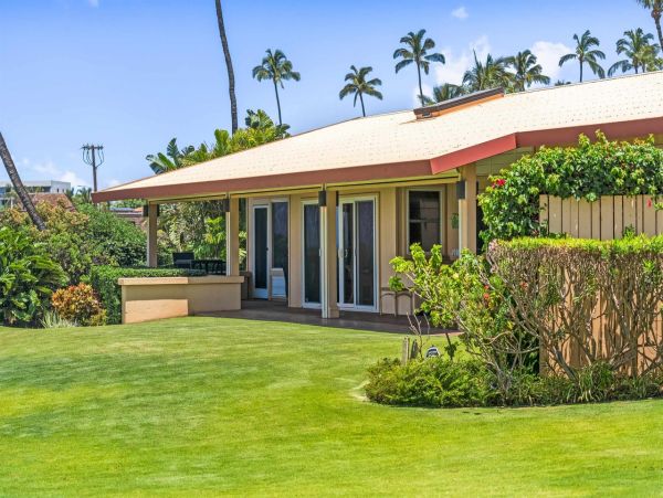 Maui Vacation Rental | Kihei Beachfront Home with Ocean Views & Lanai