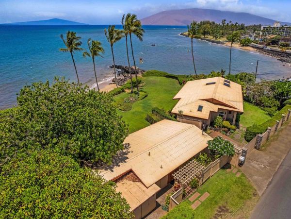 Maui Vacation Rental | Kihei Beachfront Home with Ocean Views & Lanai