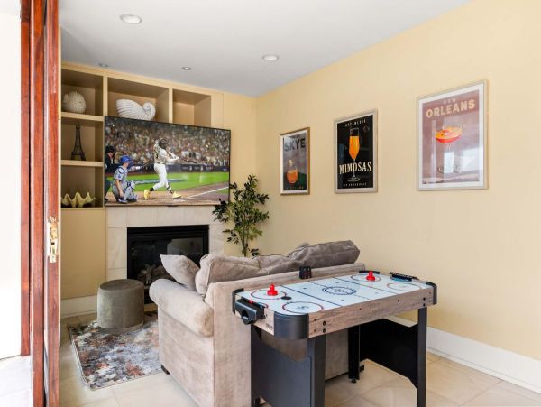 La Jolla Luxury Vacation Rental | 7-Bedroom Estate with Pool, Spa & Guest House