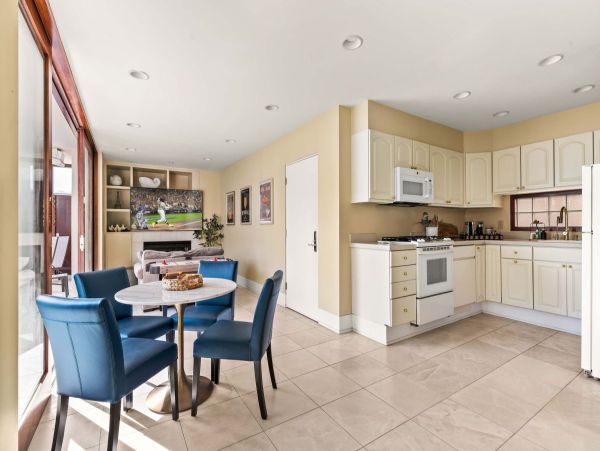 La Jolla Luxury Vacation Rental | 7-Bedroom Estate with Pool, Spa & Guest House