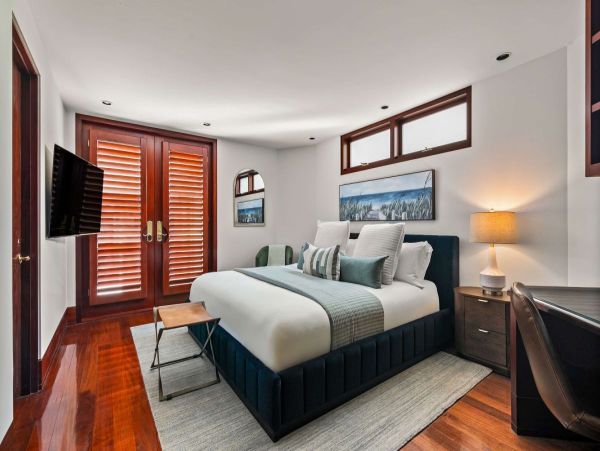 La Jolla Luxury Vacation Rental | 7-Bedroom Estate with Pool, Spa & Guest House
