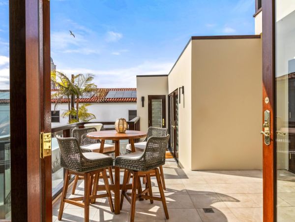 La Jolla Luxury Vacation Rental | 7-Bedroom Estate with Pool, Spa & Guest House