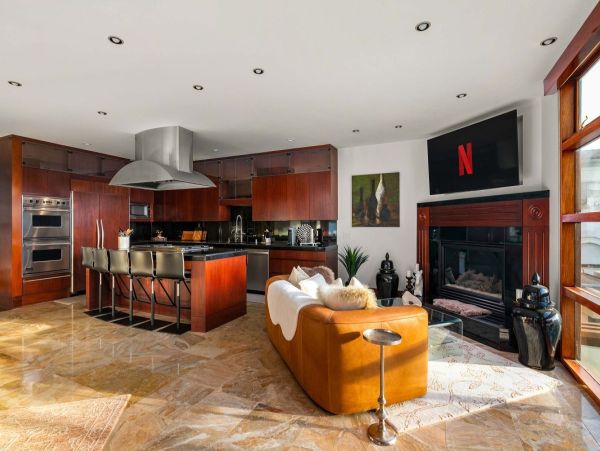 La Jolla Luxury Vacation Rental | 7-Bedroom Estate with Pool, Spa & Guest House