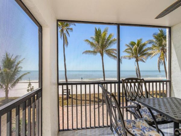 Fort Myers Beach Vacation Rental 2-Bedroom Condo with Pool & Gulf Views