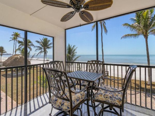 Fort Myers Beach Vacation Rental 2-Bedroom Condo with Pool & Gulf Views