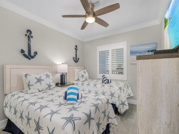 Fort Myers Beach Vacation Rental 2-Bedroom Condo with Pool & Gulf Views