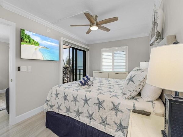 Fort Myers Beach Vacation Rental 2-Bedroom Condo with Pool & Gulf Views