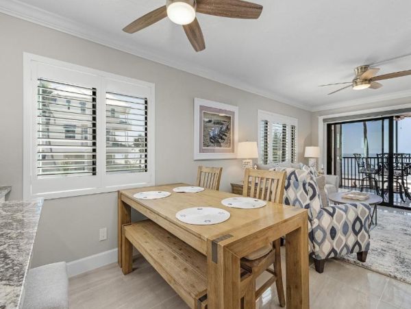Fort Myers Beach Vacation Rental 2-Bedroom Condo with Pool & Gulf Views