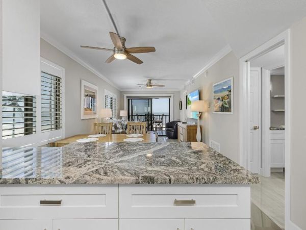 Fort Myers Beach Vacation Rental 2-Bedroom Condo with Pool & Gulf Views