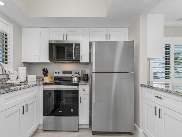Fort Myers Beach Vacation Rental 2-Bedroom Condo with Pool & Gulf Views