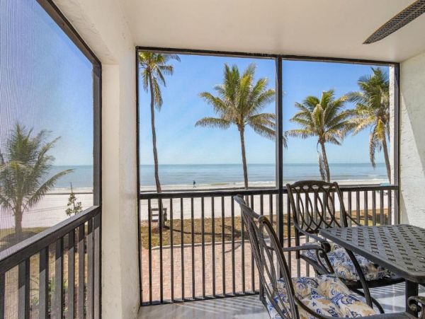Fort Myers Beach Vacation Rental 2-Bedroom Condo with Pool & Gulf Views