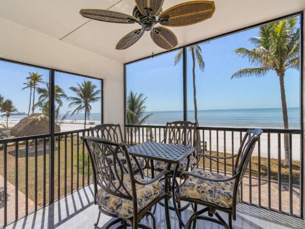 Fort Myers Beach Vacation Rental 2-Bedroom Condo with Pool & Gulf Views