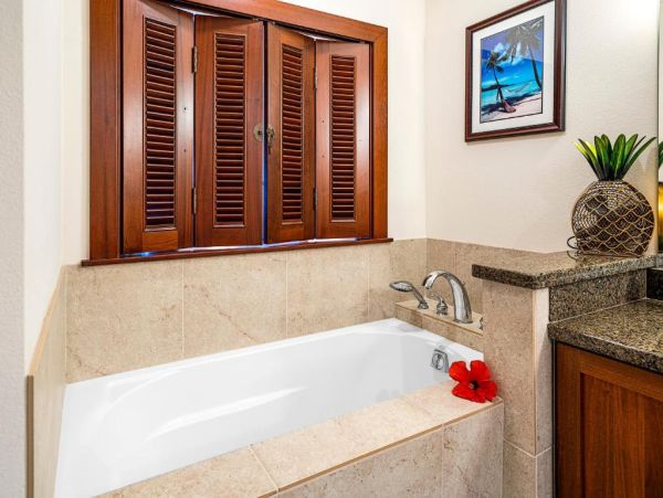 Waikoloa Beach Vacation Rental 3-Bedroom Condo with Golf & Oceanfront Club Access
