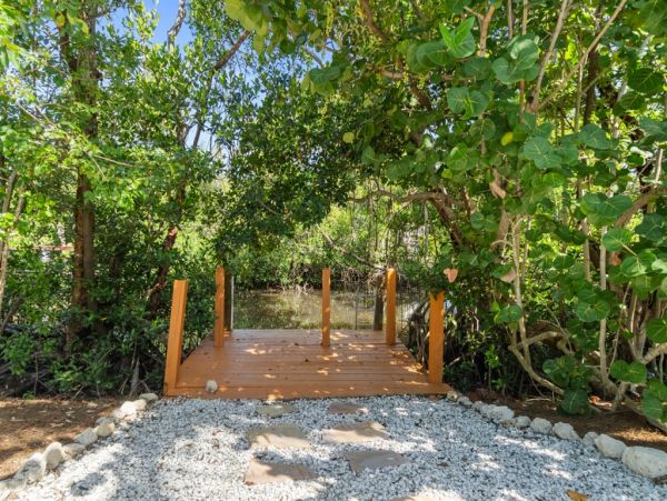 Sanibel Island Vacation Rental 4-Bedroom Home with Pool & Gulf Access