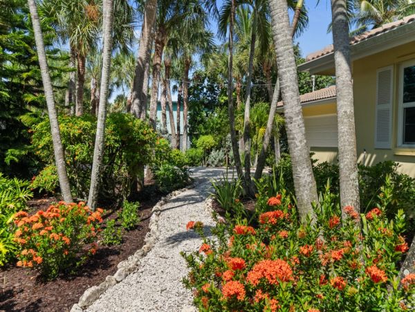 Sanibel Island Vacation Rental 4-Bedroom Home with Pool & Gulf Access