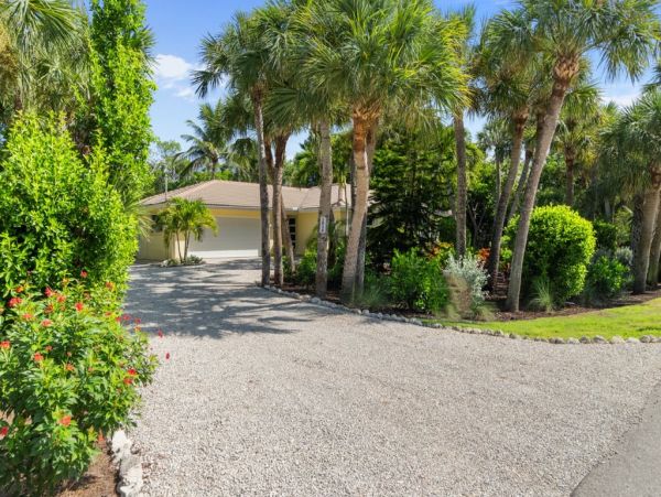 Sanibel Island Vacation Rental 4-Bedroom Home with Pool & Gulf Access