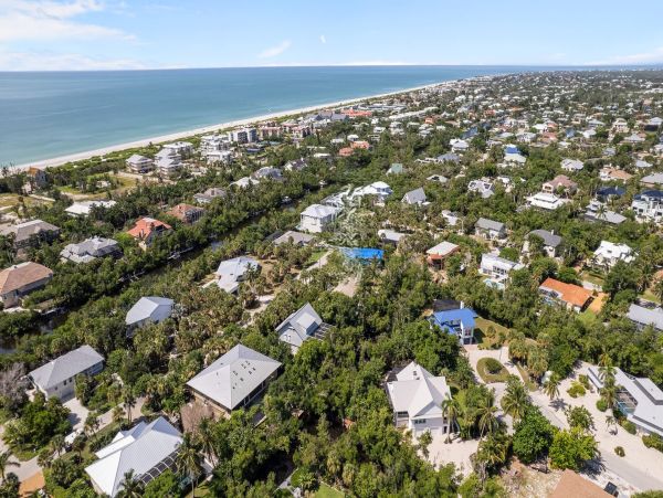 Sanibel Island Vacation Rental 4-Bedroom Home with Pool & Gulf Access