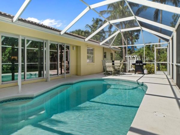 Sanibel Island Vacation Rental 4-Bedroom Home with Pool & Gulf Access
