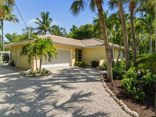 Sanibel Island Vacation Rental 4-Bedroom Home with Pool & Gulf Access
