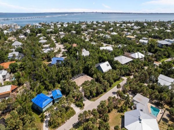 Sanibel Island Vacation Rental 4-Bedroom Home with Pool & Gulf Access