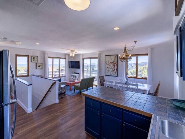 Kitty Hawk Outer Banks Semi-Oceanfront Home Pool & Hot Tub