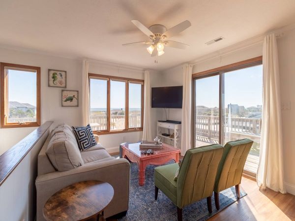 Kitty Hawk Outer Banks Semi-Oceanfront Home Pool & Hot Tub