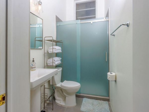 Views Megan Bay  Luxury 4-Bedroom Villa with Pool &  Separate Apartment