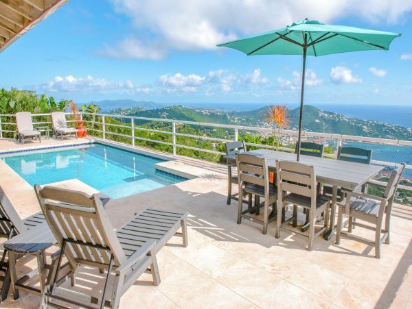 Views Megan Bay  Luxury 4-Bedroom Villa with Pool &  Separate Apartment