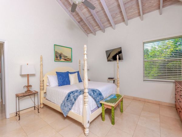 Views Megan Bay  Luxury 4-Bedroom Villa with Pool &  Separate Apartment