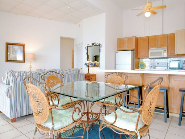 Views Megan Bay  Luxury 4-Bedroom Villa with Pool &  Separate Apartment