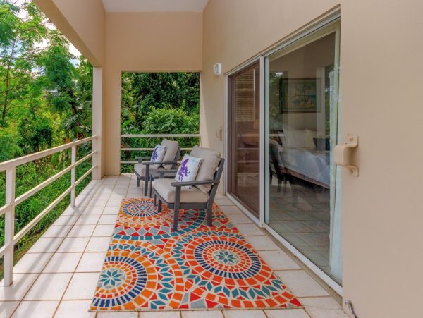 Views Megan Bay  Luxury 4-Bedroom Villa with Pool &  Separate Apartment
