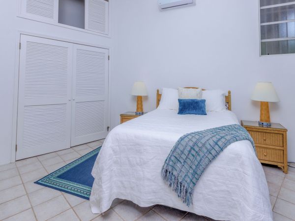 Views Megan Bay  Luxury 4-Bedroom Villa with Pool &  Separate Apartment