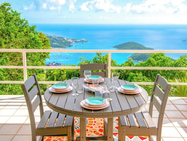 Views Megan Bay  Luxury 4-Bedroom Villa with Pool &  Separate Apartment