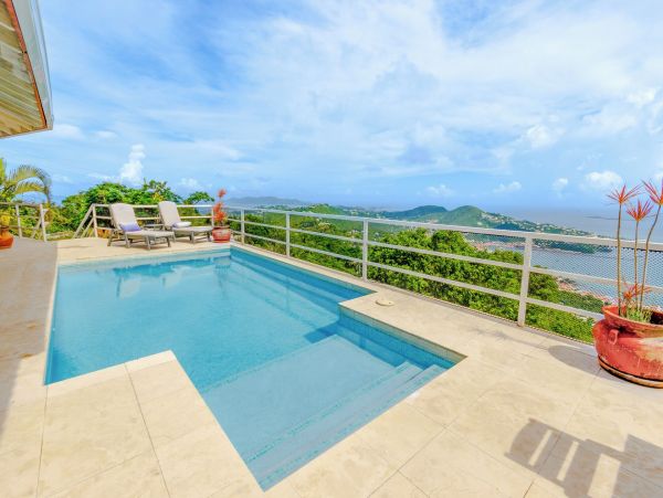 Views Megan Bay  Luxury 4-Bedroom Villa with Pool &  Separate Apartment