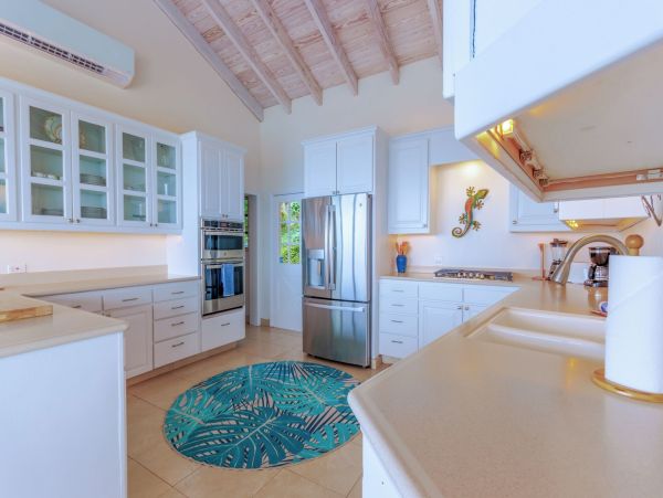 Views Megan Bay  Luxury 4-Bedroom Villa with Pool &  Separate Apartment