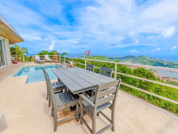 Views Megan Bay  Luxury 4-Bedroom Villa with Pool &  Separate Apartment