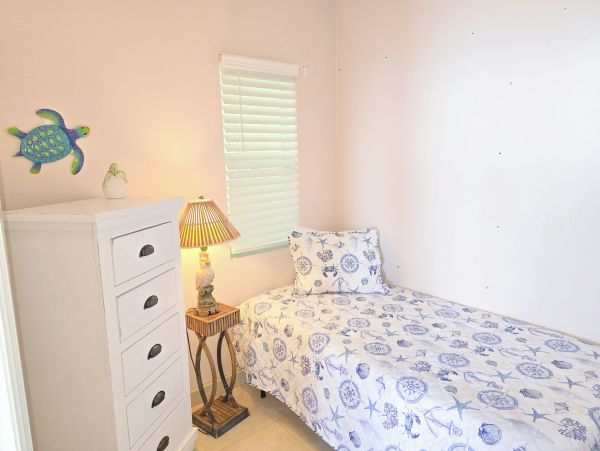 Views Megan Bay  Luxury 4-Bedroom Villa with Pool &  Separate Apartment