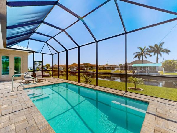 Port Charlotte Waterfront Vacation Rental Family 4 Bedroom Home with Pool
