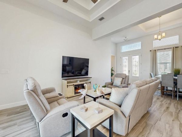 Port Charlotte Waterfront Vacation Rental Family 4 Bedroom Home with Pool