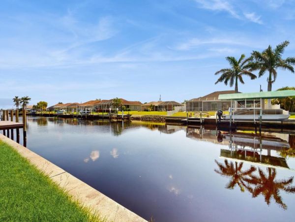 Port Charlotte Waterfront Vacation Rental Family 4 Bedroom Home with Pool