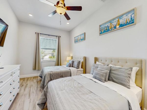Port Charlotte Waterfront Vacation Rental Family 4 Bedroom Home with Pool