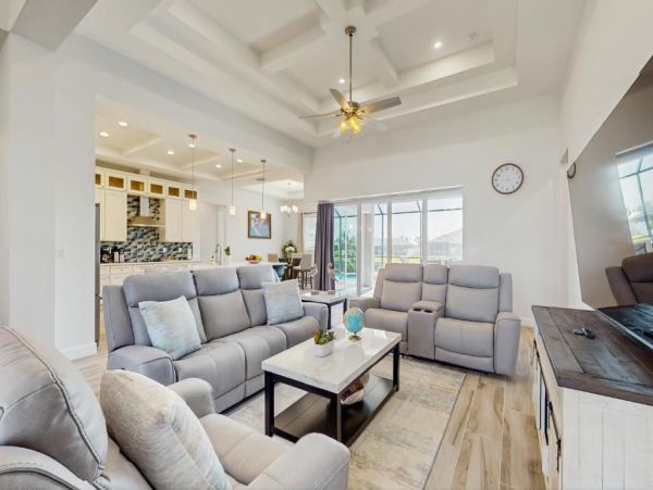 Port Charlotte Waterfront Vacation Rental Family 4 Bedroom Home with Pool
