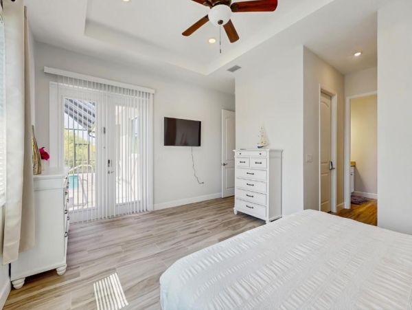 Port Charlotte Waterfront Vacation Rental Family 4 Bedroom Home with Pool