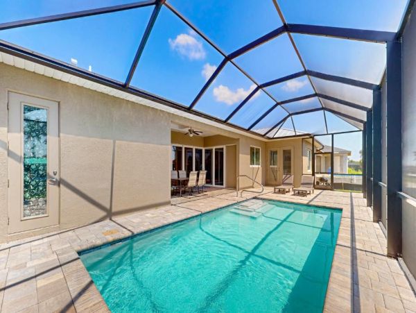 Port Charlotte Waterfront Vacation Rental Family 4 Bedroom Home with Pool