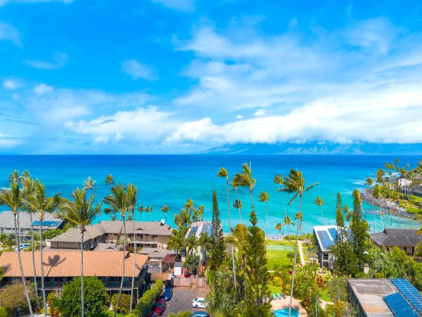Luxury Townhome Rentals Near Napili Bay | Emerald Kite