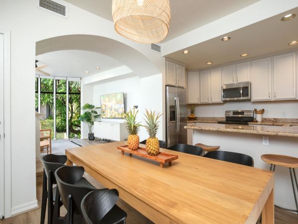 Luxury Townhome Rentals Near Napili Bay | Emerald Kite