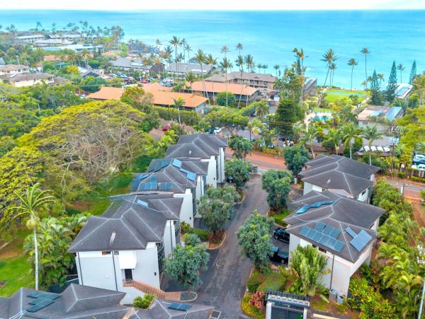 Luxury Townhome Rentals Near Napili Bay | Emerald Kite