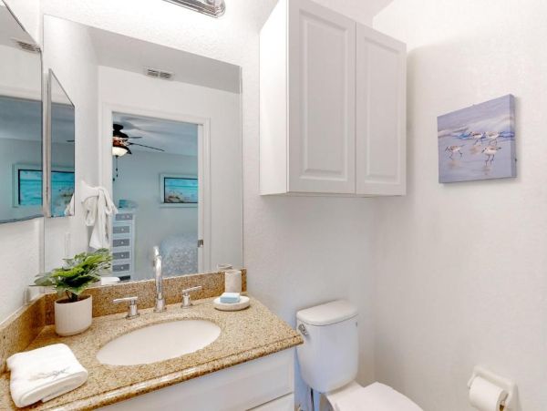 Charming Englewood Home with Pool Dog-Friendly Retreat