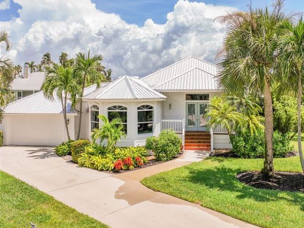 Vacation Rental Luxury Sanibel Beach Home with Pool